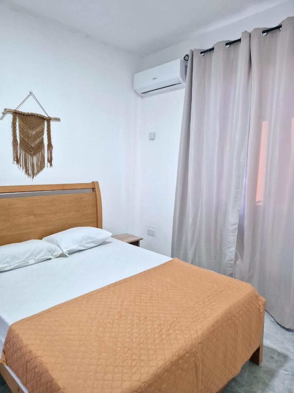 Skyview Apartment- Rooftop Penthouse With Sunset & Sea Views Flic-en-Flacq 외부 사진