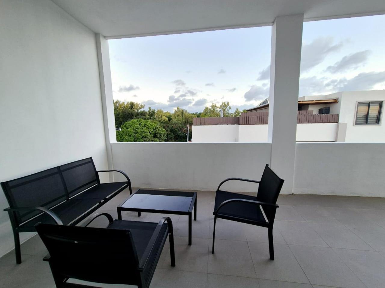 Skyview Apartment- Rooftop Penthouse With Sunset & Sea Views Flic-en-Flacq 외부 사진