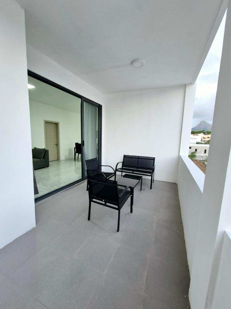 Skyview Apartment- Rooftop Penthouse With Sunset & Sea Views Flic-en-Flacq 외부 사진