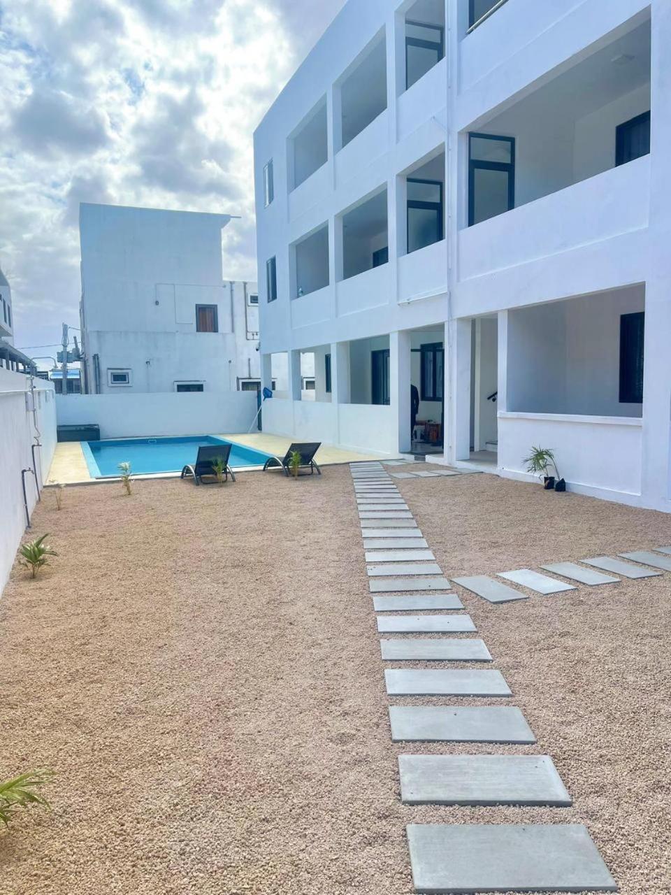 Skyview Apartment- Rooftop Penthouse With Sunset & Sea Views Flic-en-Flacq 외부 사진