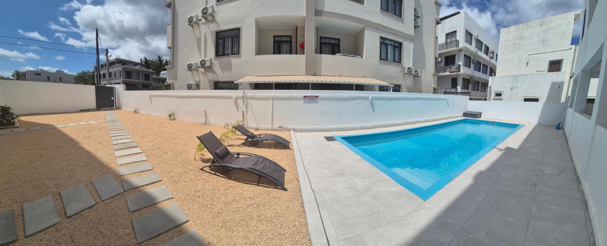 Skyview Apartment- Rooftop Penthouse With Sunset & Sea Views Flic-en-Flacq 외부 사진