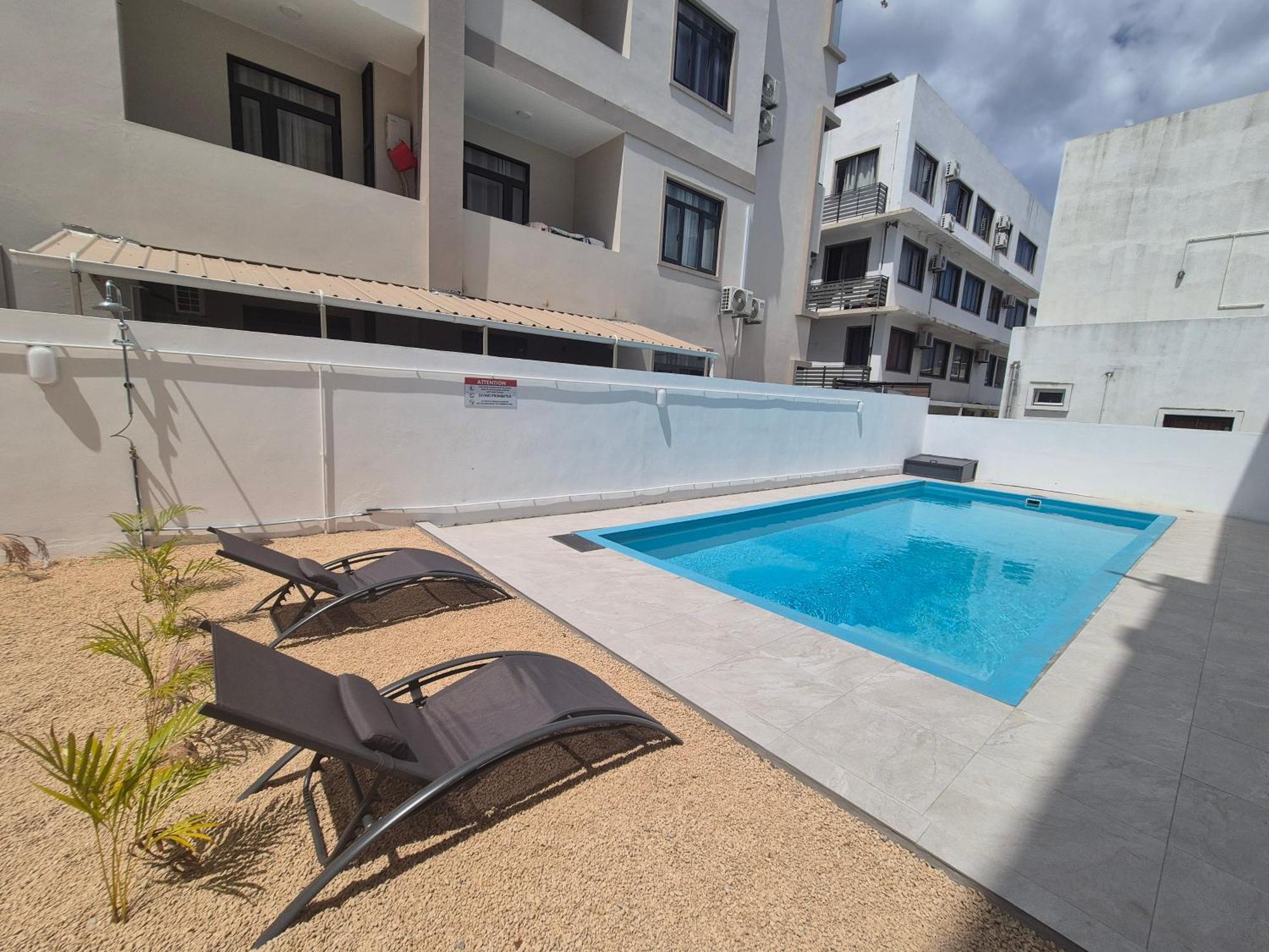 Skyview Apartment- Rooftop Penthouse With Sunset & Sea Views Flic-en-Flacq 외부 사진